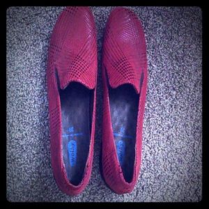 Red wolky shoes